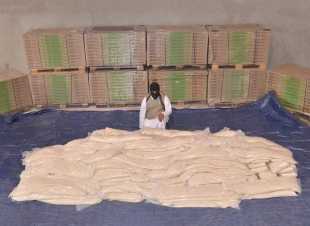 مكافحة المخدرات تحبط تهريب 9.5 مليون حبة إمفيتامين مخبأة باحترافية في ألواح خشبية