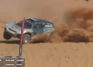 تعرض متسابقة في إكستريم إي بالعلا لحادث انقلاب مروع