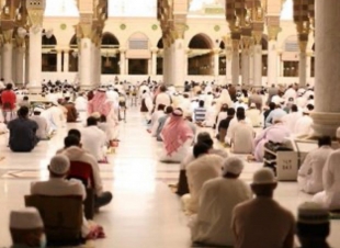 إقامة أول صلاة جمعة بالمسجد النبوي في شهر رمضان المبارك