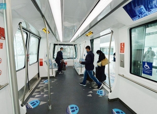 ناقل الركاب الآلي بمطار الملك عبدالعزيز شريان يربط المسافرين بمنطقة ‏الصالات الدولية