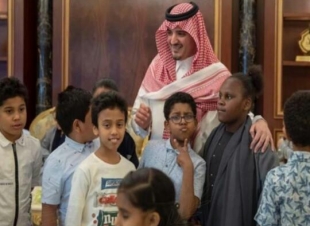 بعد الفيديو المتداول  وزير الداخلية يلتقي أبناء وبنات الشهداء المشاركين في سباق الوفاء الخامس