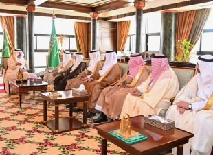 أمير تبوك يستقبل رئيس وأعضاء لجنة جائزة سموه للمزرعة النموذجية