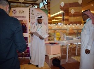 الجمعية السعودية الخيرية قلوبنا تنظم فعالية تحت شعار تطوعي صحة بمجمع عالية المدينة التجاري