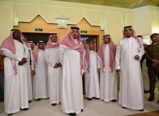 نائب امير  عسير يتفقد مشروع تطوير فندق إنتركونتننتال بالسودة