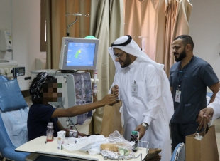 مستشفى الملك فهد بالمدينة تعايد مرضى الغسيل الكلوي ..