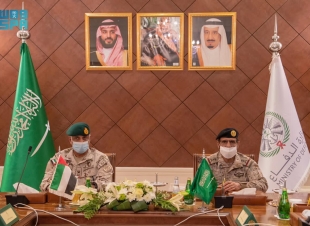 نائب رئيس هيئة الأركان العامة يلتقي قائد العمليات المشتركة الإماراتية