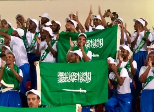 بالصور ..مدني المدينة و لواء الملك فيصل بالحرس الوطني يقيما مبارة ودية بكرة القدم احتفاء باليوم الوطني