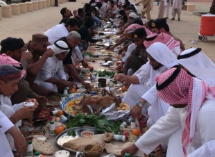 محافظ ضمد بن منيخر يرعى إفطار  أهالي  المحافظة وأصدقاء الفيس بوك 