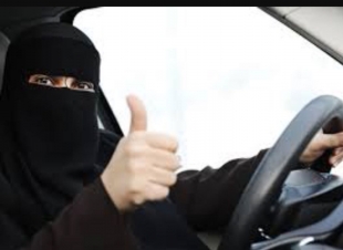 قيادة المرأة،،بين معارض ومؤيد