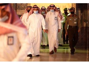 رئيس هيئة الطيران المدني يتفقَّد مطار الملك خالد الدولي 