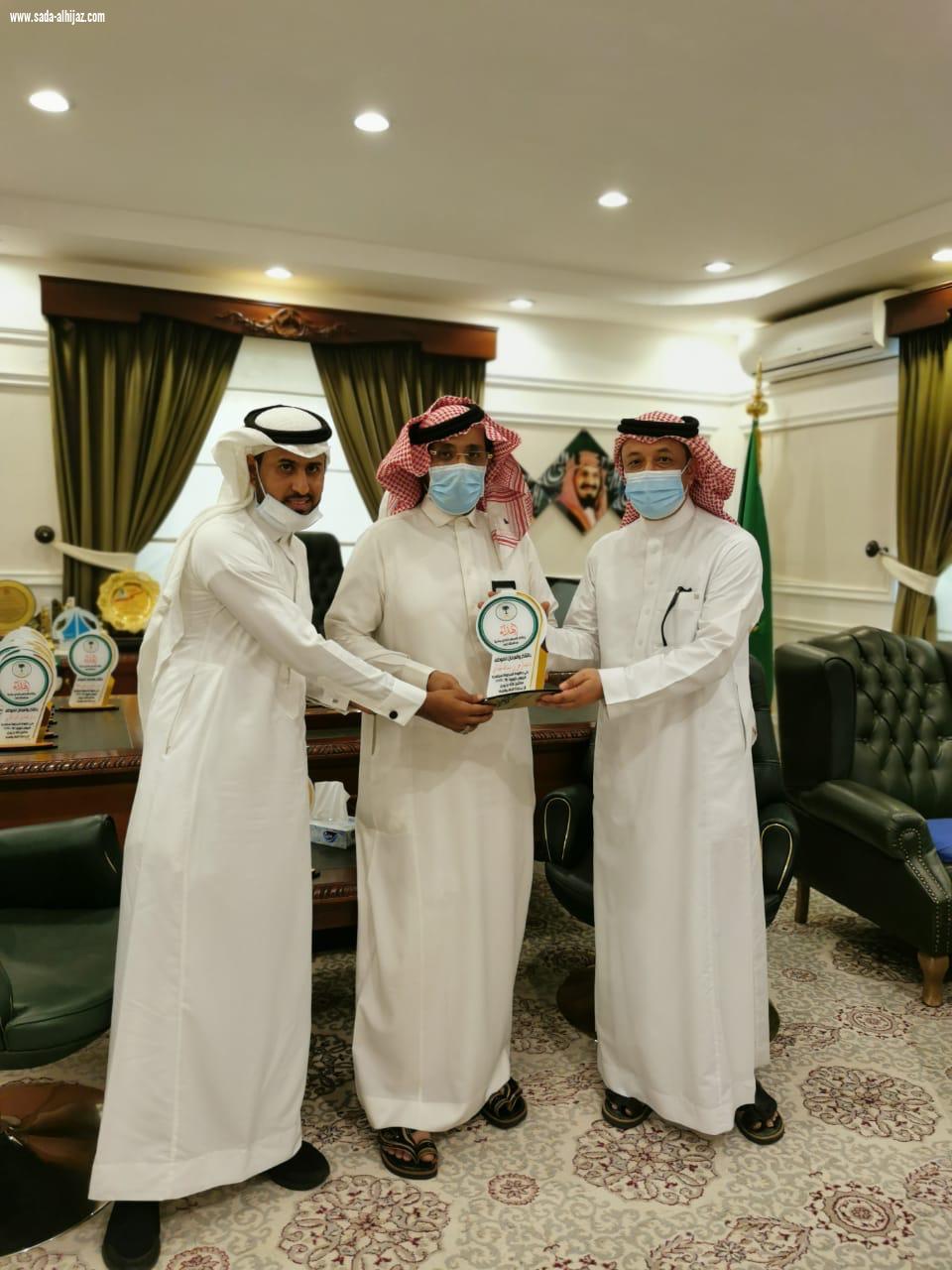 المجلس البلدي بضمد يكرم الفرق الميدانية المكلفة فترة حظر التجول 