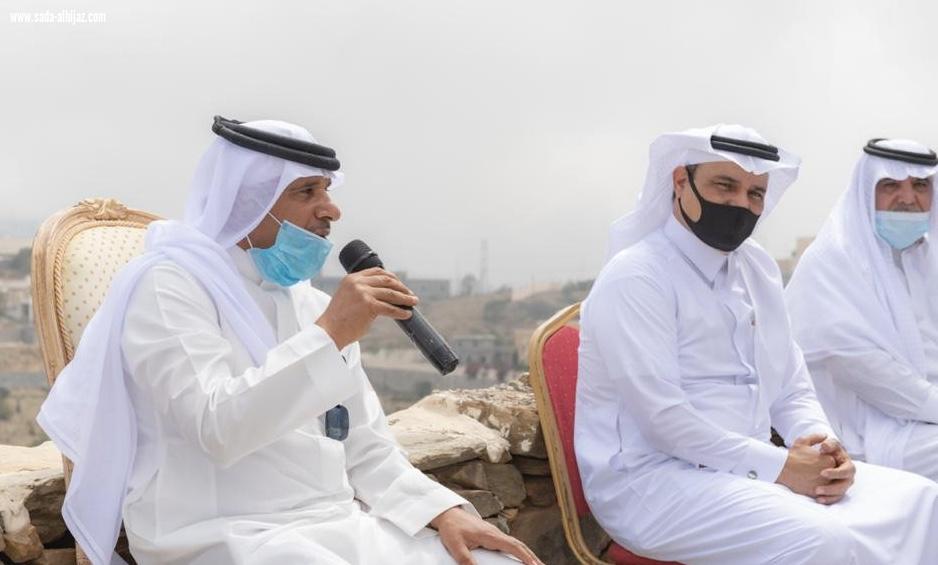 السياري” يزور متحف الأخوين الذي أنشأه الشاب محمد بن مسفر الغامدي بقرية الملد التراثية