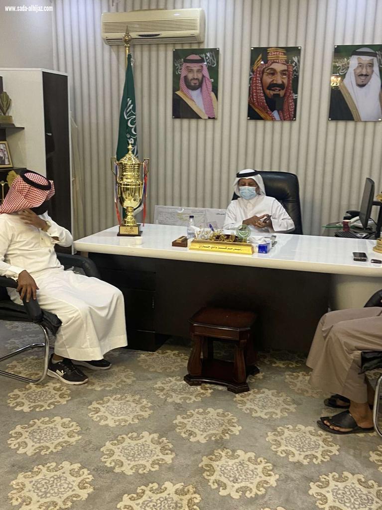 رئيس مركز وادي جازان يستقبل فريق امجاد الخشابية بطل بطولة الغرفة رئيس مركز وادي جازان يستقبل فريق امجاد الخشابية بطل بطولة الغرفة