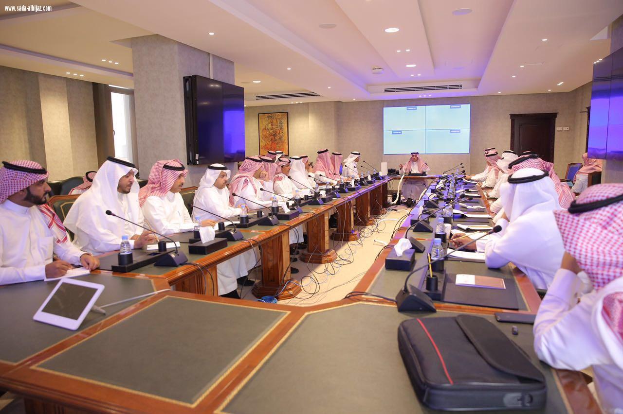 وزير العمل والتنمية الاجتماعية يشدد على مدراء فروع الوزارة بالمناطق بتطبيق برنامج التوطين في المناطق ومتابعة تنفيذه*