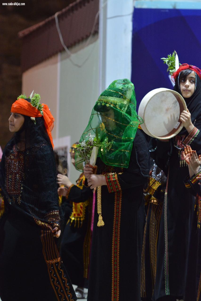 *ليلة تراثية بفراشة المندق يجسد فيها الأحفاد تراث الأجداد*