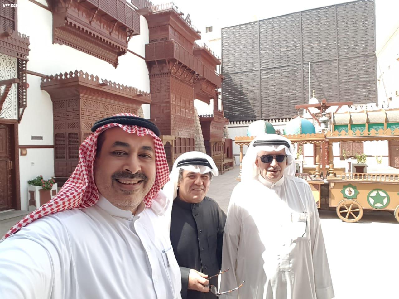 مدير متحف عبدالرؤوف خليل يجتمع بإدارة فعالية لغات وتراث الشعوب ويثني مدير متحف عبدالرؤوف خليل يجتمع بإدارة فعالية لغات وتراث الشعوب ويثني