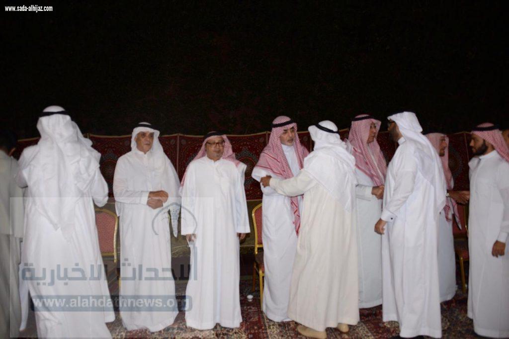 آل دباغ يستقبلون المعزين في وفاة فقيدهم السيد حسن الدباغ