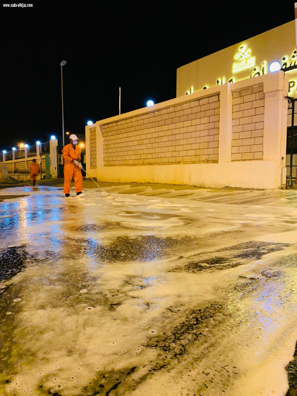 بلدية محافظة أضم تجند  42 موظف و130 عامل تساندهم 40 آلية لتنفيذ خطة بلدية محافظة أضم لمكافحة فيروس كورونا