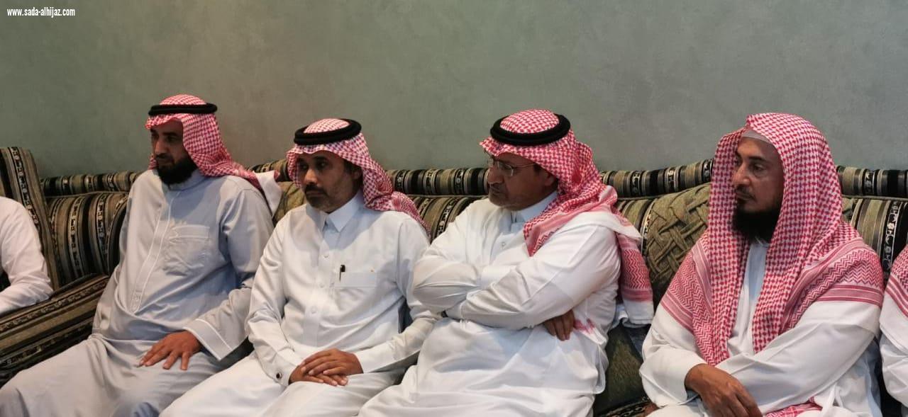 رئيس اللجنة الفرعية للاتحاد العربي السعودي للكاراتيه بالمناطق الجنوبية يكرم الحدادي عضو المجلس البلدي بالطوال