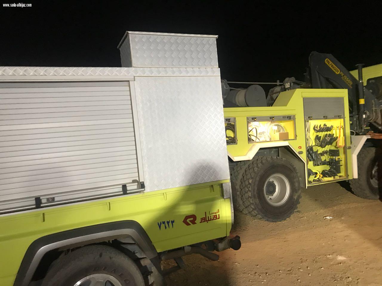مدني خيبر ينقذ شابًّا سقط في بئر مهجورة بقرية العشاش