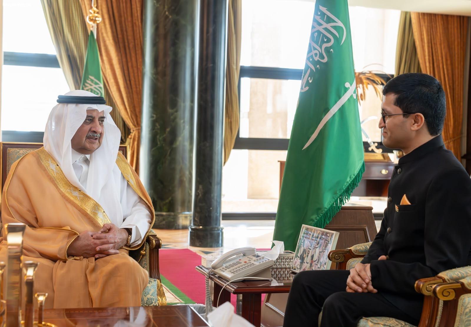 أمير تبوك يستقبل القنصل العام لجمهورية الهند