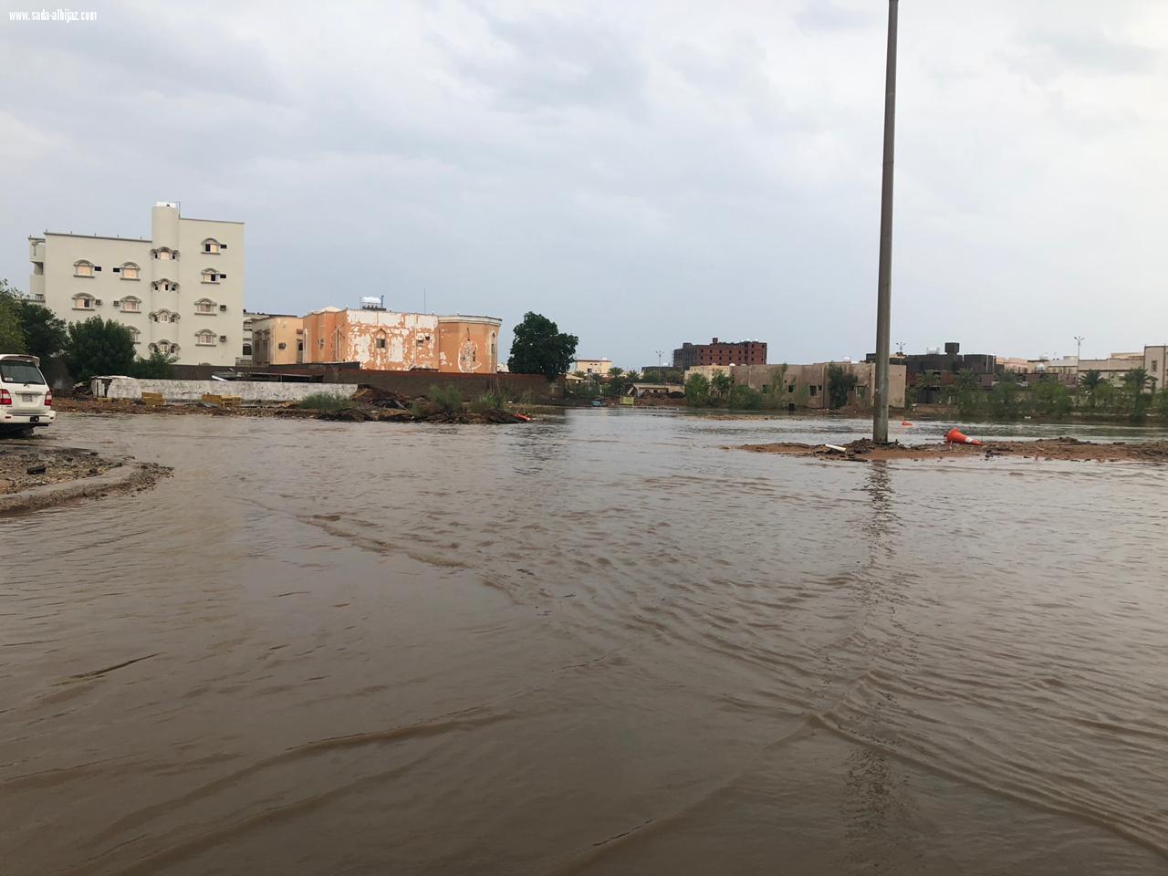 مدني ينبع ينفذ خطة السيول و الامطار