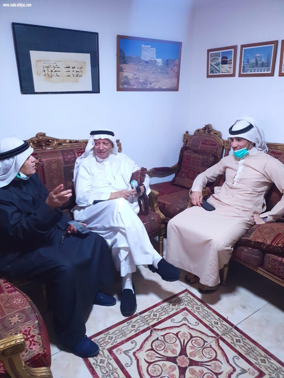 مدير متحف عبدالرؤوف خليل يجتمع بإدارة فعالية لغات وتراث الشعوب ويثني مدير متحف عبدالرؤوف خليل يجتمع بإدارة فعالية لغات وتراث الشعوب ويثني