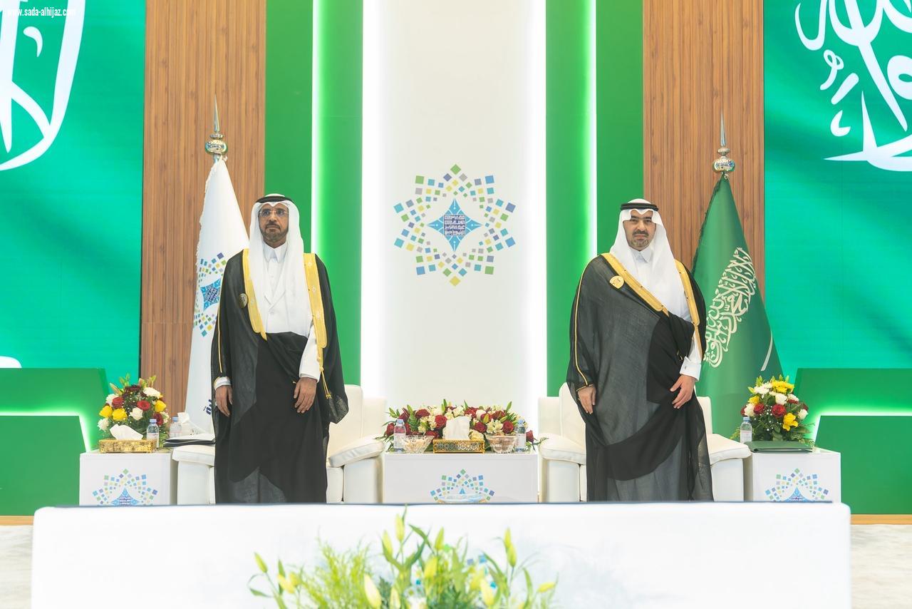 نائب أمير تبوك يشهد حفل تكريم طلاب وطالبات مدارس الملك عبدالعزيز النموذجية بالمنطقة  