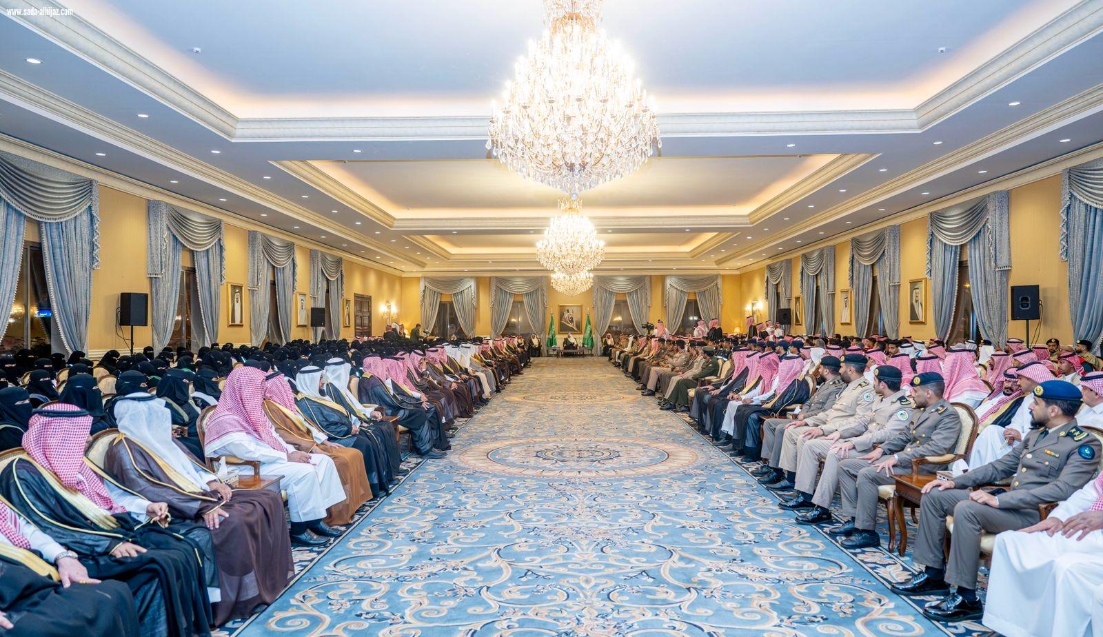 نيابةً عن أمير منطقة تبوك.. نائب أمير المنطقة يكرّم المشاركين في أعمال الحج بمنفذ حالة عمار