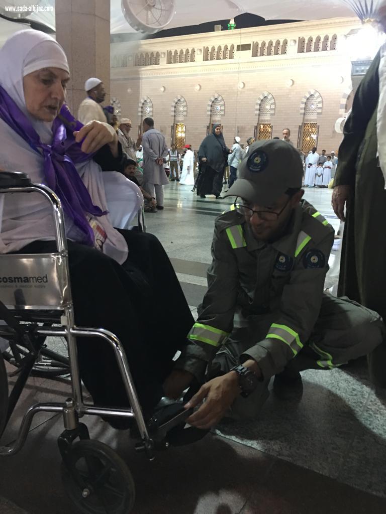 بالصور ..مشاركة المتطوعين في دعم وحدة التدخل في حالات الطوارئ بالمسجد النبوي الشريف