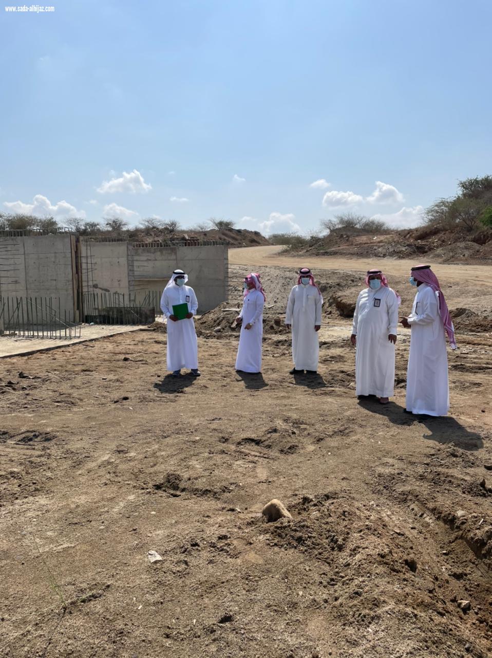 محافظ الحرث يتفقد المشاريع التنموية في المحافظة 