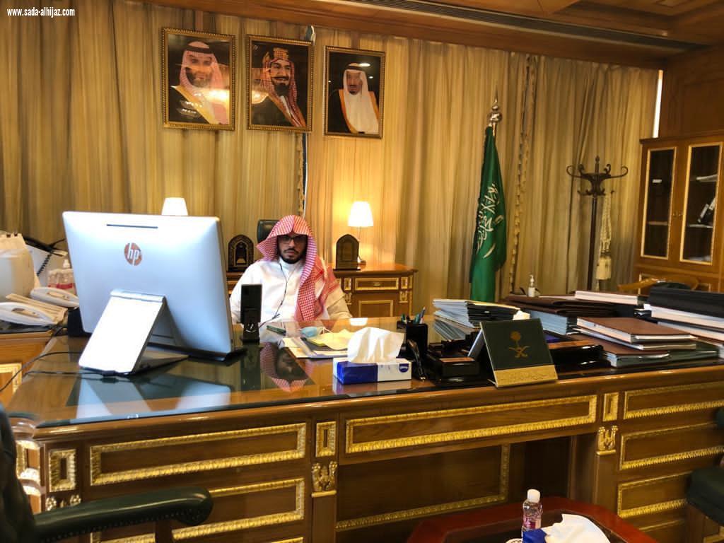 مدير الشؤون الإسلامية بالرياض يجتمع بمديري المحافظات عبر الاتصال المرئي