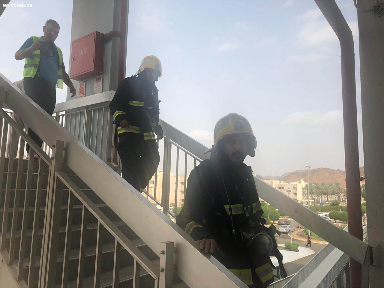 مستشفى الملك فهد بالمدينة يُنفذ فرضية حريق بالتعاون مع الدفاع المدني بالمنطقة