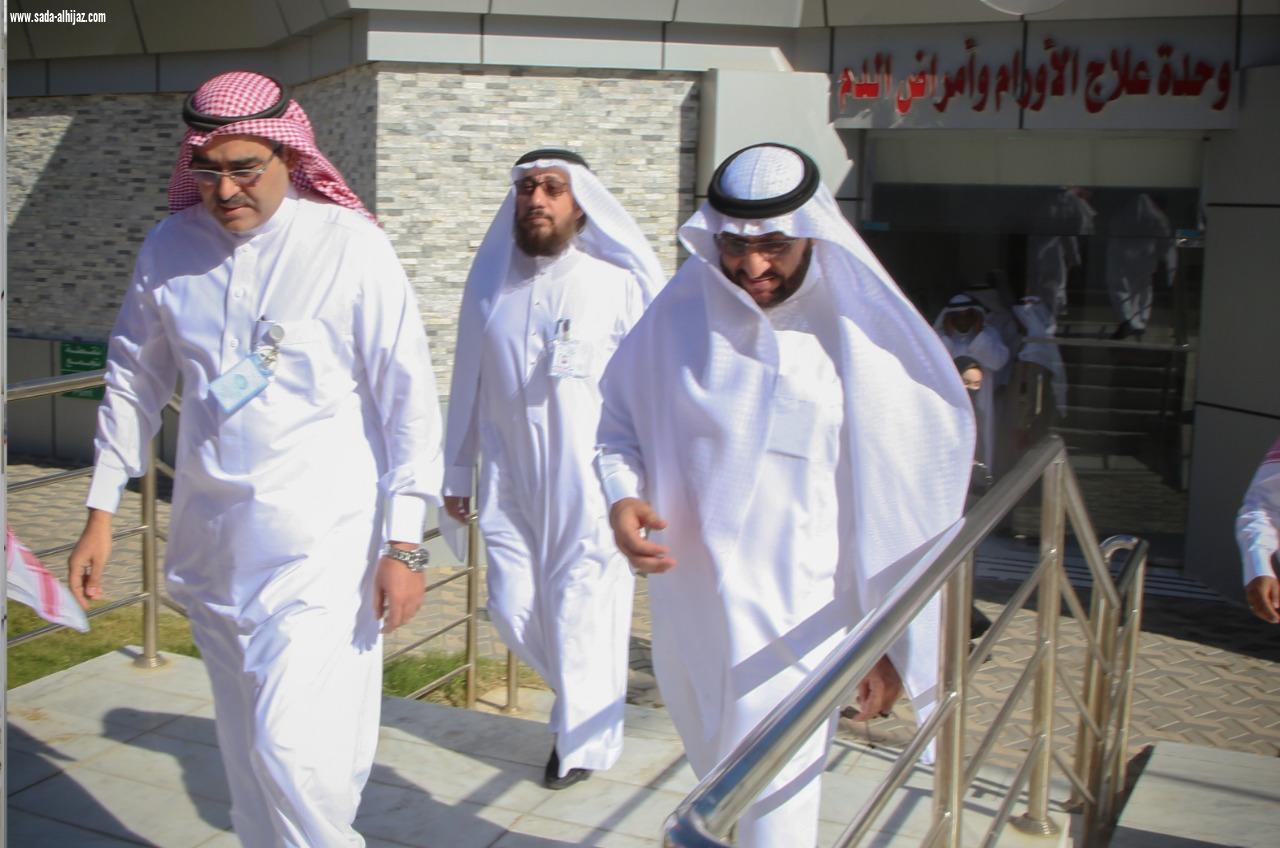بمناسبة اليوم العالمي للسرطان 2019 : معالي رئيس المجلس الاستشاري للجمعية الخيرية لرعاية مرضى السرطان بالمدينة المنورة (أحياها) يزور المرضى المنومين في مستشفى الملك فهد