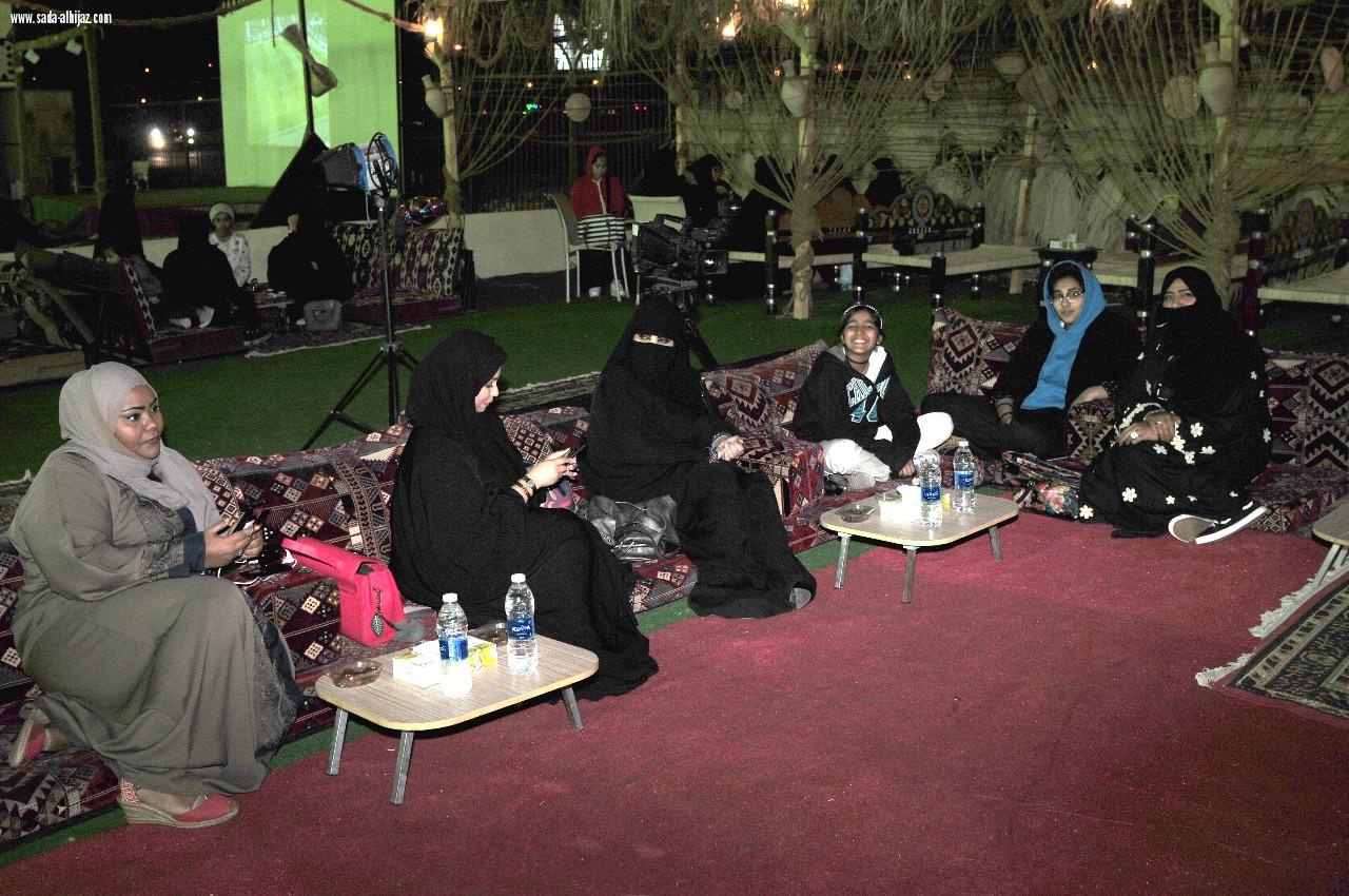 مجتمع الديوانيات في زيارة الى الخيمة الذكية في مهرجان ارض المعرفه و الترفيه بجدة