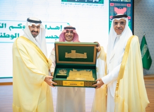 نائب أمير منطقة تبوك يرعى حفل مدارس الملك عبدالعزيز النموذجية باليوم الوطني الـ95 للمملكة  