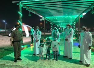 بلدية مركز القفل تشارك الأهالي فرحة اليوم الوطني