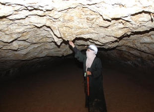 أكثر من 20مرشدا ومرشدة من فريق كهوف السعوديةينفذون رحلة أستكشافيةلكهف  ماكر الشياهين شمال  المدينة المنورة